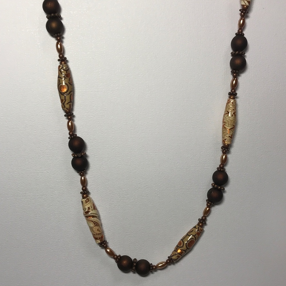 Paper bead necklace